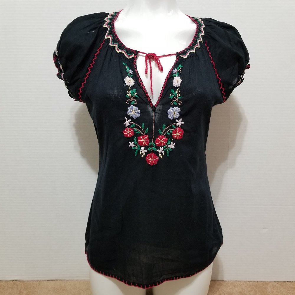 Johnny J. top Medium floral embroidered peasant tassel tie neck boho hippie